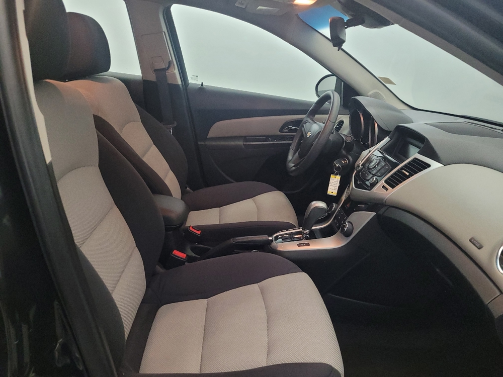 2016 Chevrolet Cruze Limited LS - Photo 16