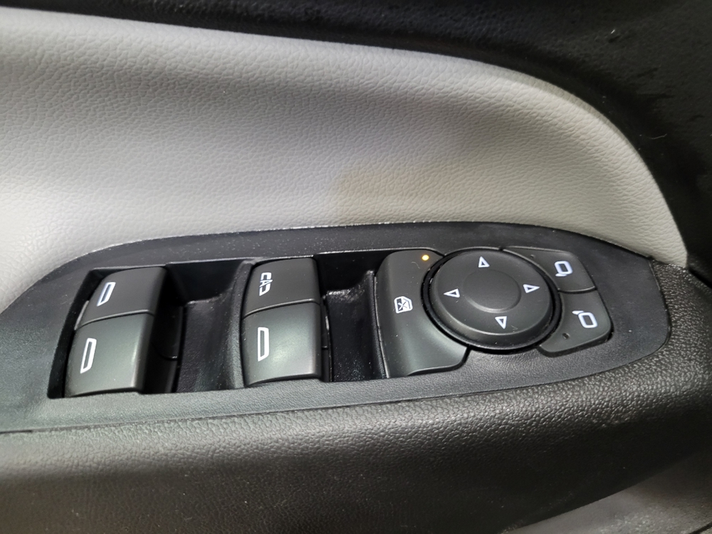 2019 Chevrolet Equinox LS - Photo 21