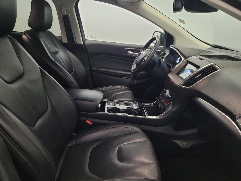 2020 Ford Edge Titanium - Photo 16