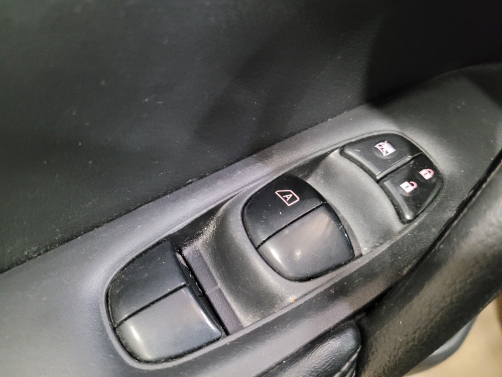 2018 Nissan Rogue SV - Photo 21