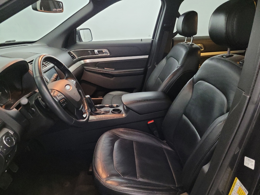 2017 Ford Explorer XLT - Photo 13