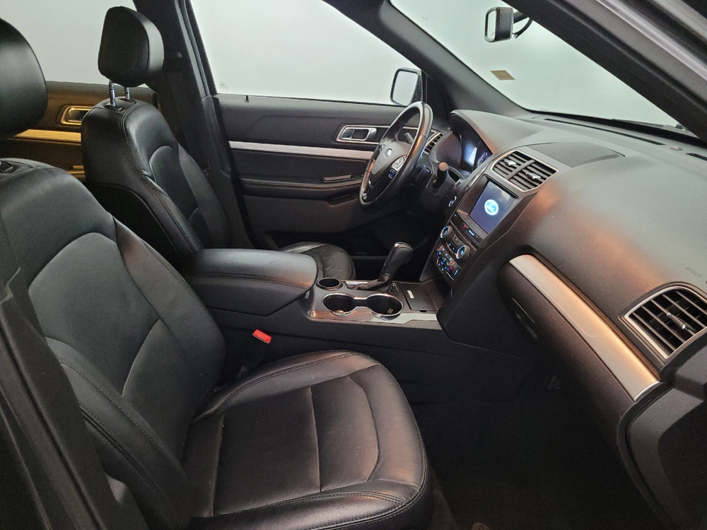 2017 Ford Explorer XLT - Photo 16
