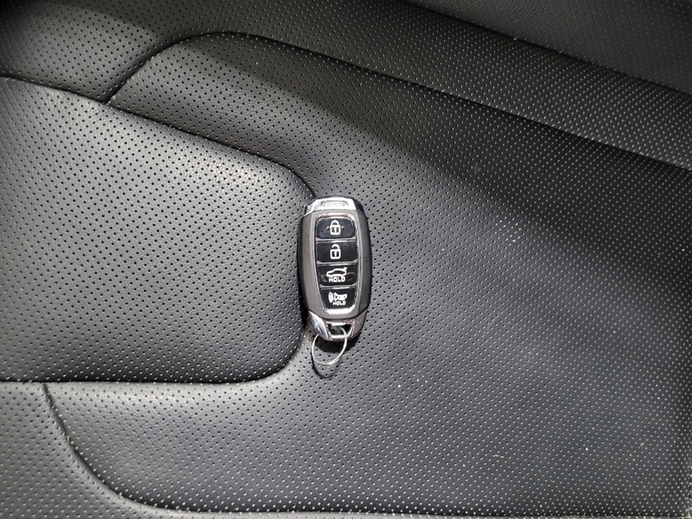 2021 Hyundai Elantra Limited - Photo 25