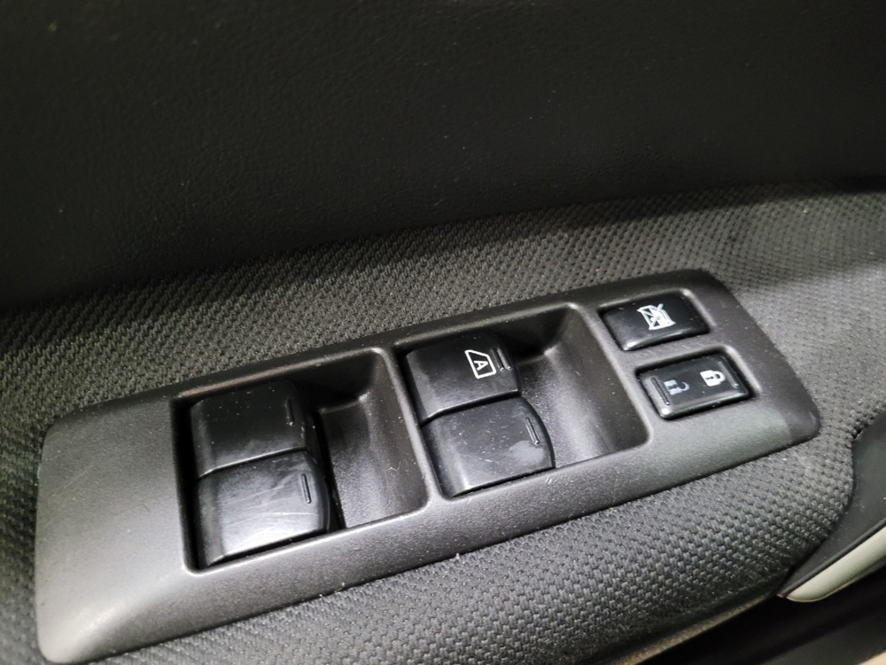2014 Nissan Rogue Select S - Photo 21