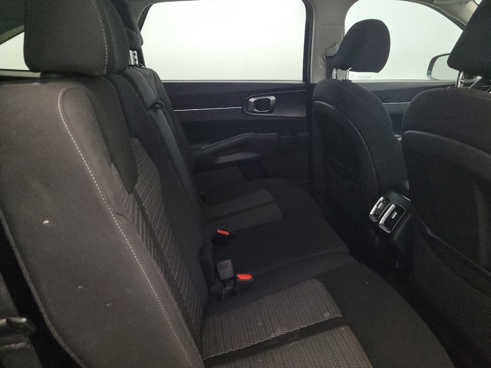 2022 Kia Sorento LX - Photo 15