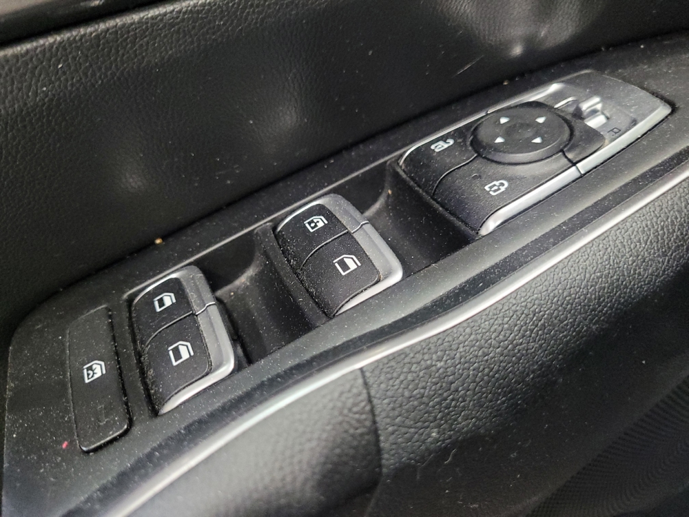 2022 Kia Sorento LX - Photo 21