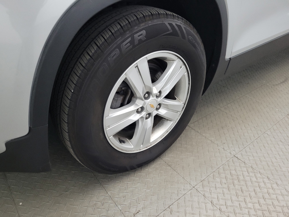 2021 Chevrolet Trax LS - Photo 24