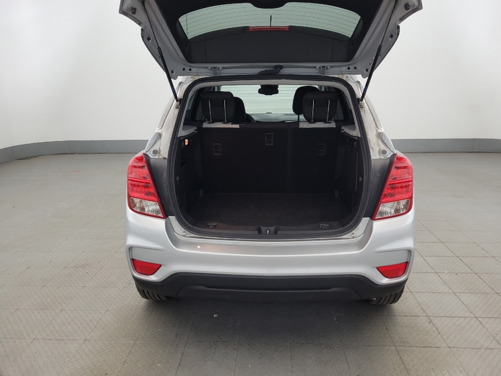 2021 Chevrolet Trax LS - Photo 22