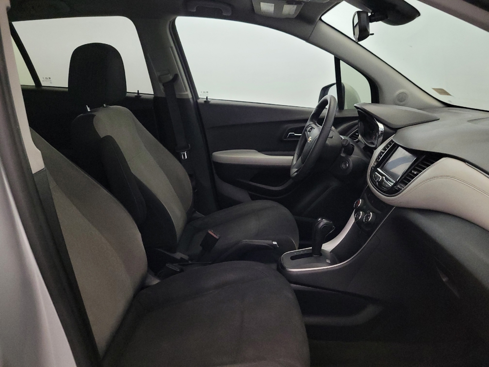 2021 Chevrolet Trax LS - Photo 16