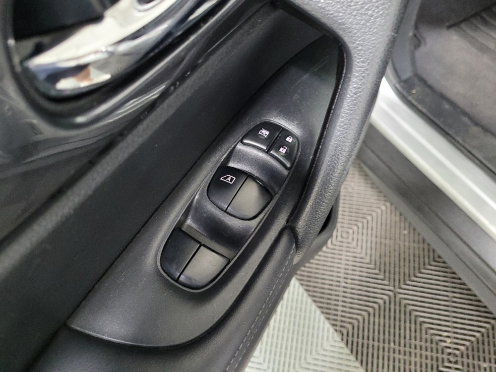 2017 Nissan Rogue S - Photo 21