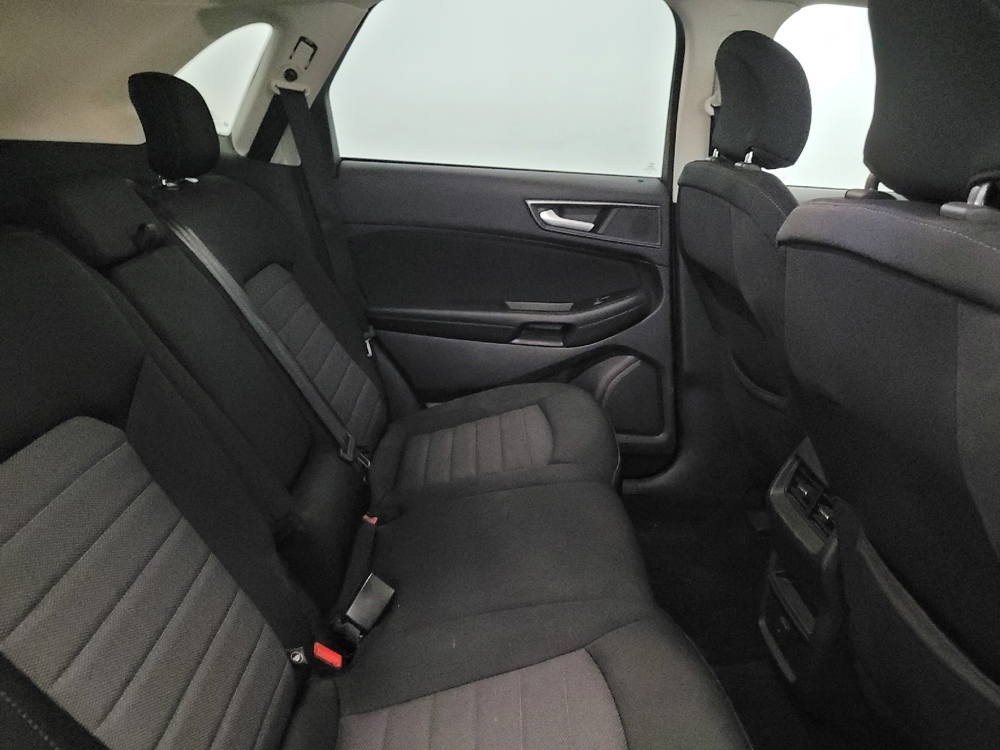 2019 Ford Edge SE - Photo 15