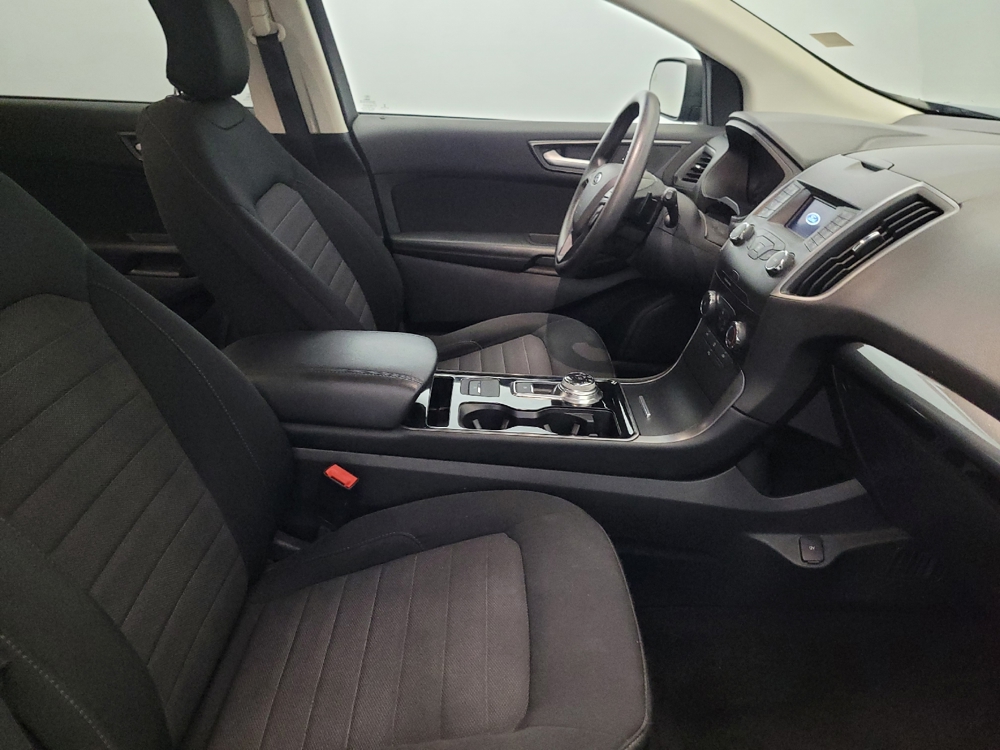 2019 Ford Edge SE - Photo 16