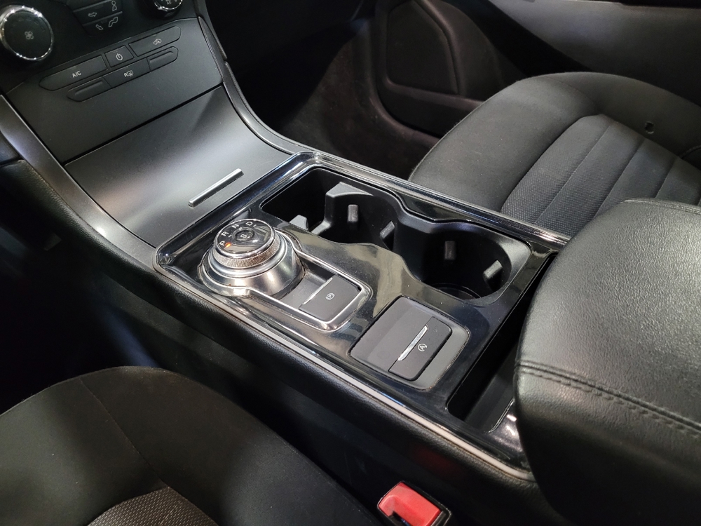 2019 Ford Edge SE - Photo 20