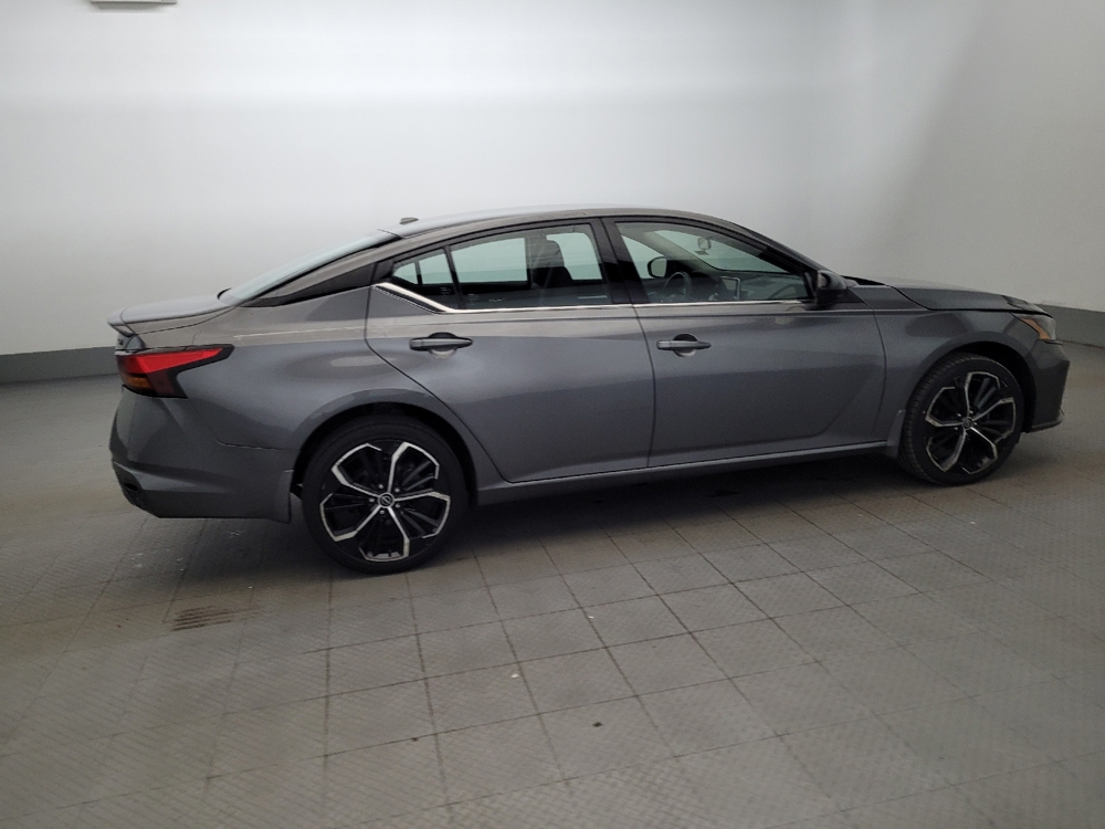 2023 Nissan Altima SR - Photo 8