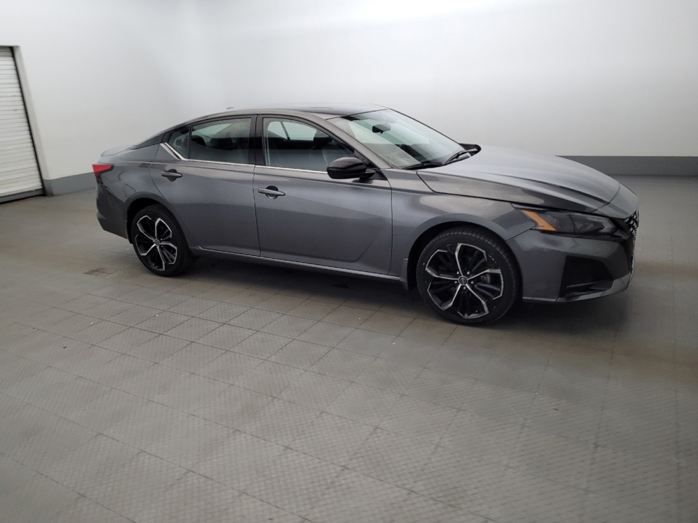 2023 Nissan Altima SR - Photo 9