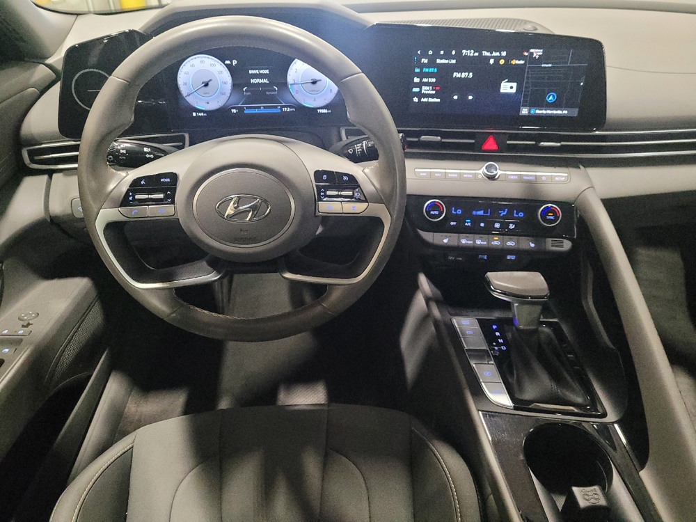 2023 Hyundai Elantra SEL - Photo 17