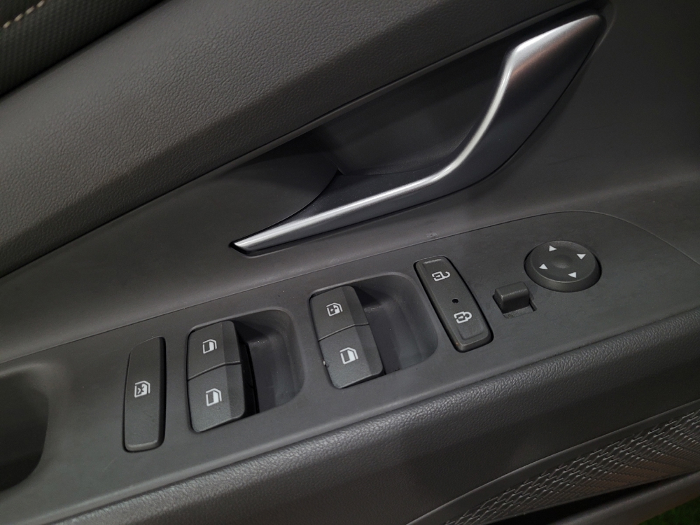 2023 Hyundai Elantra SEL - Photo 21