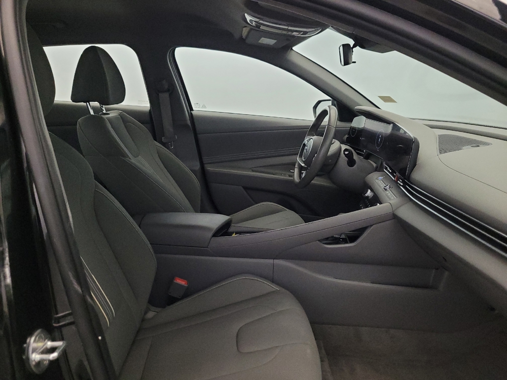 2023 Hyundai Elantra SEL - Photo 16