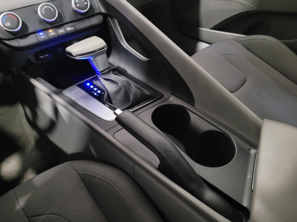 2021 Hyundai Elantra SE - Photo 20