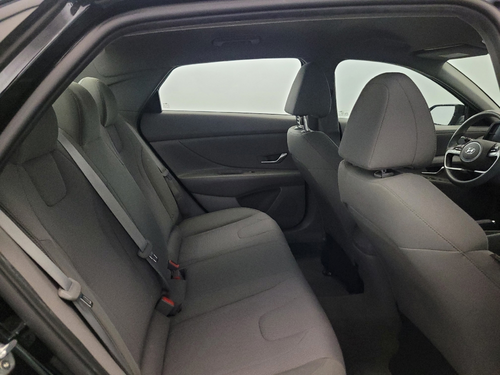 2021 Hyundai Elantra SE - Photo 15