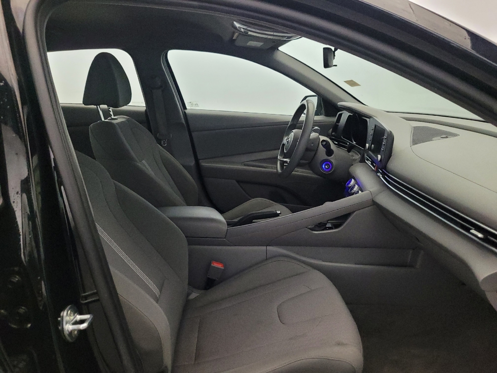 2021 Hyundai Elantra SE - Photo 16