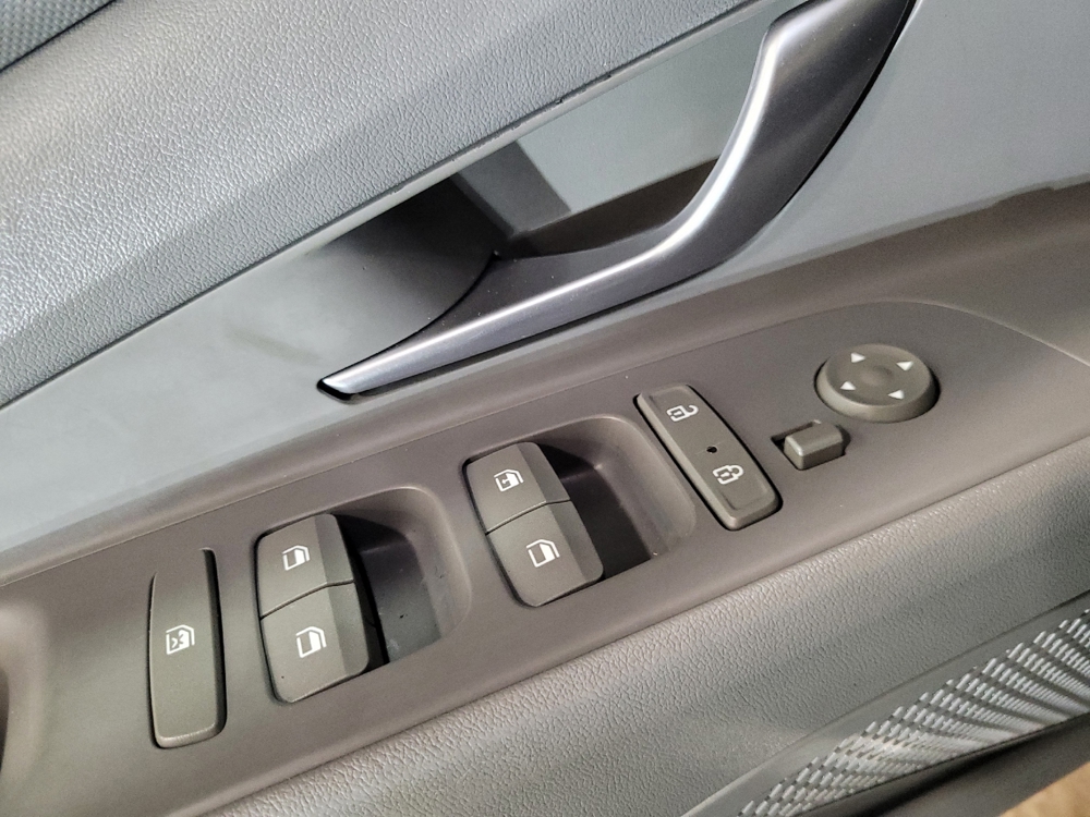 2021 Hyundai Elantra SE - Photo 21