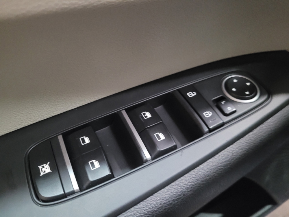 2023 Kia Forte LXS - Photo 21