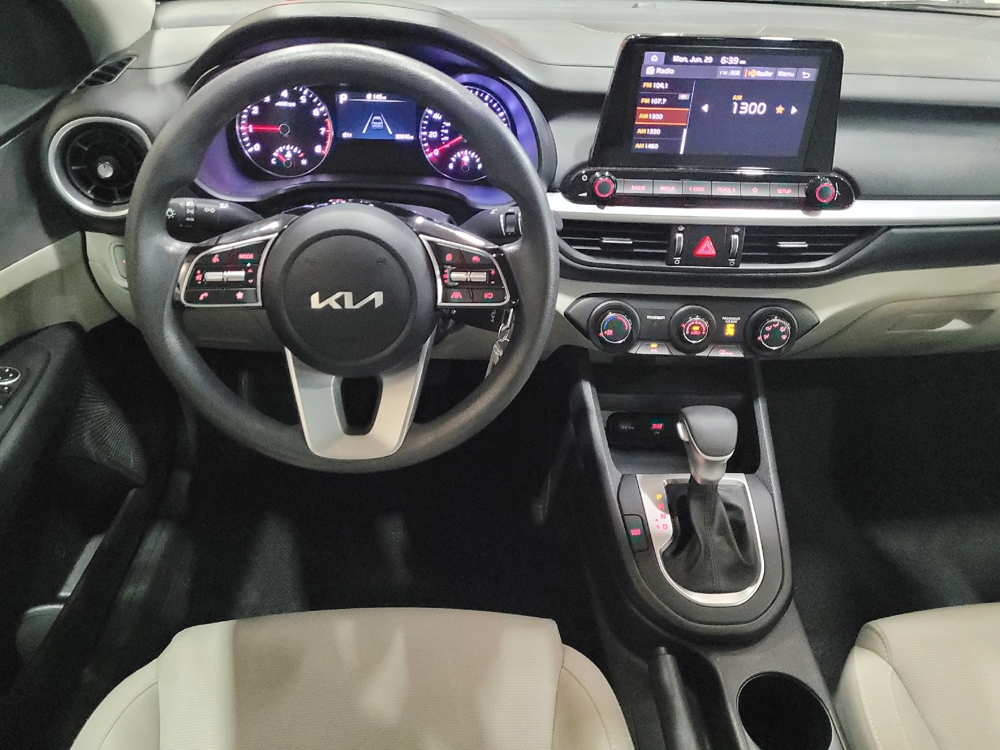 2023 Kia Forte LXS - Photo 17