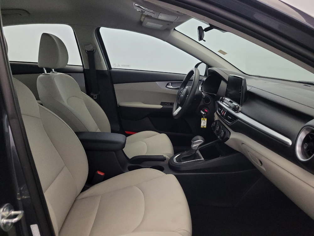 2023 Kia Forte LXS - Photo 16