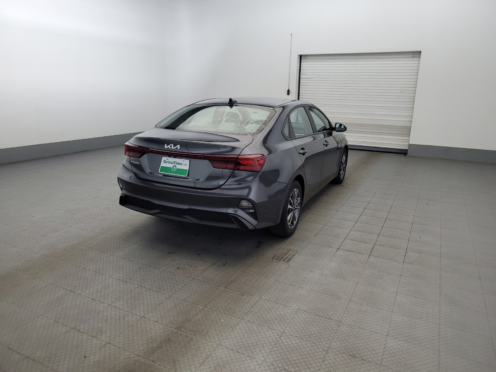 2023 Kia Forte LXS - Photo 7