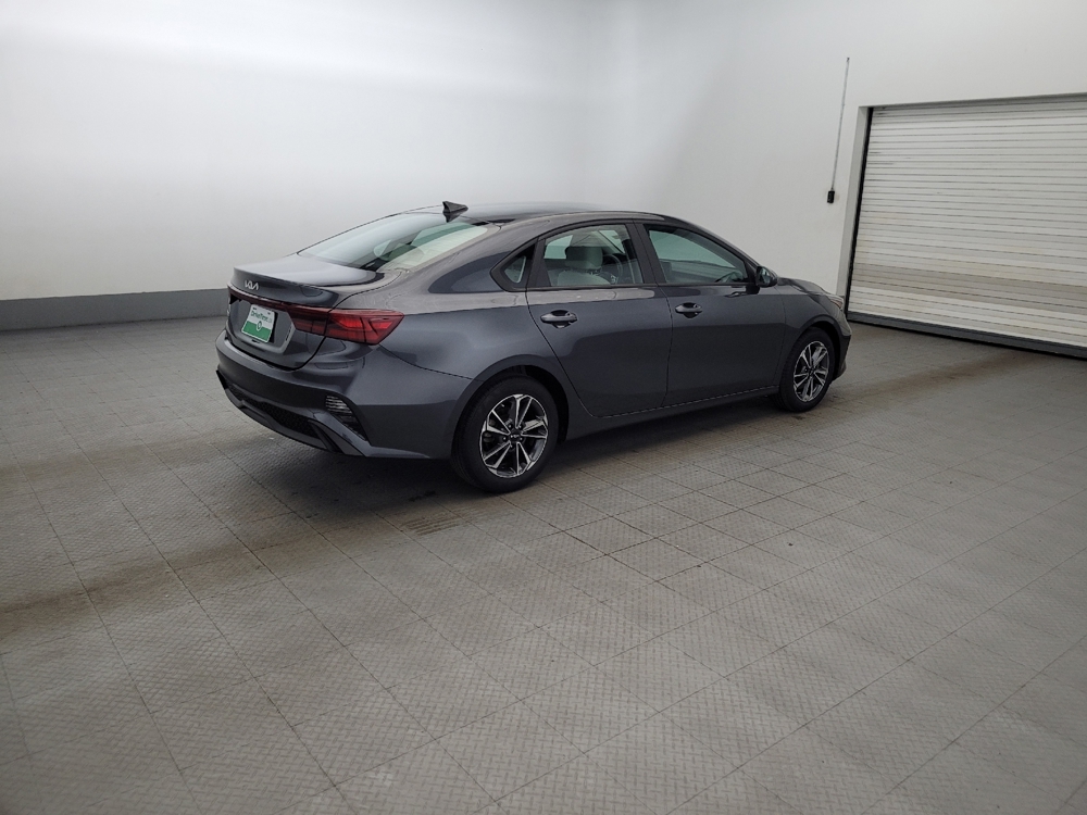 2023 Kia Forte LXS - Photo 8