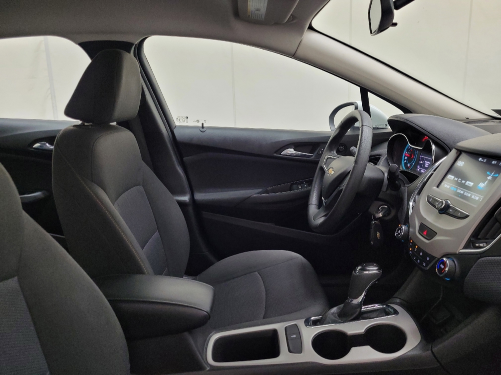 2018 Chevrolet Cruze LS - Photo 16