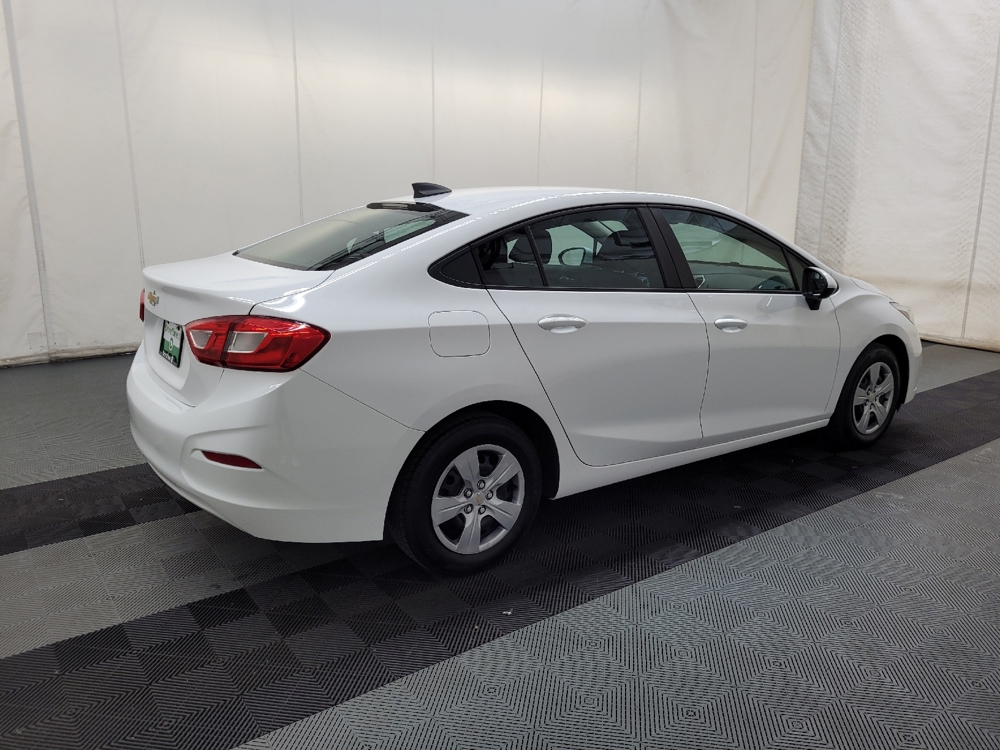 2018 Chevrolet Cruze LS - Photo 8