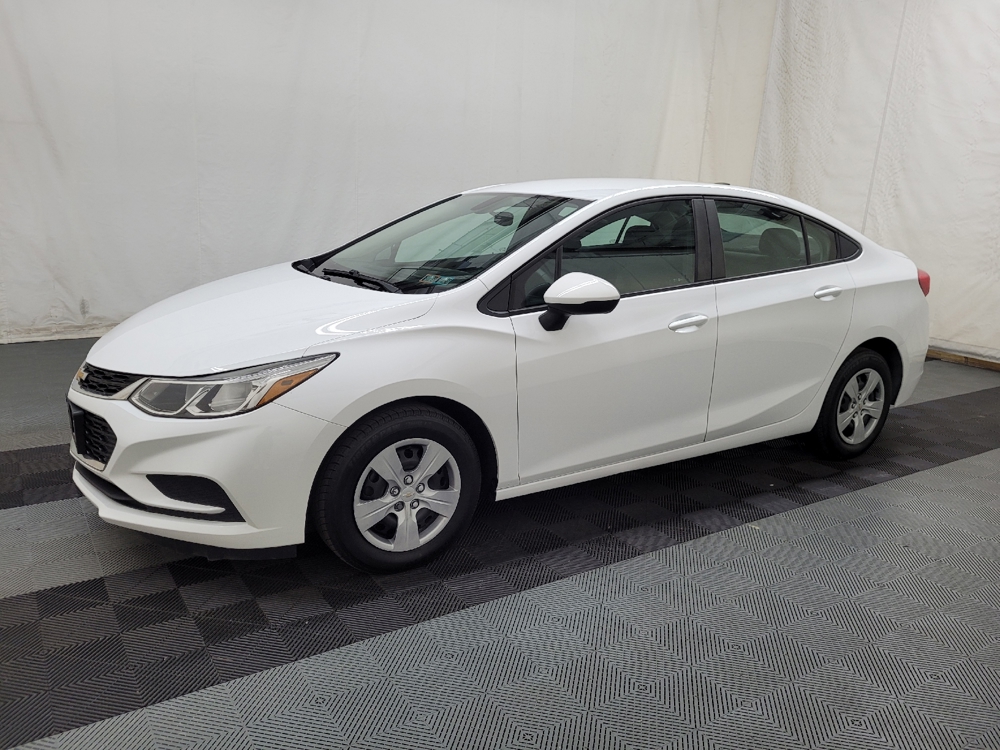 2018 Chevrolet Cruze LS - Photo 2