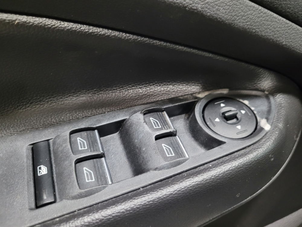 2017 Ford Escape SE - Photo 21