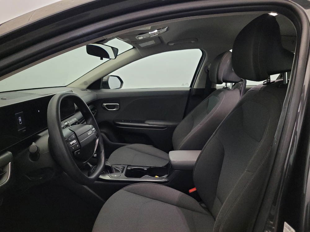 2025 Kia K4 LXS - Photo 13