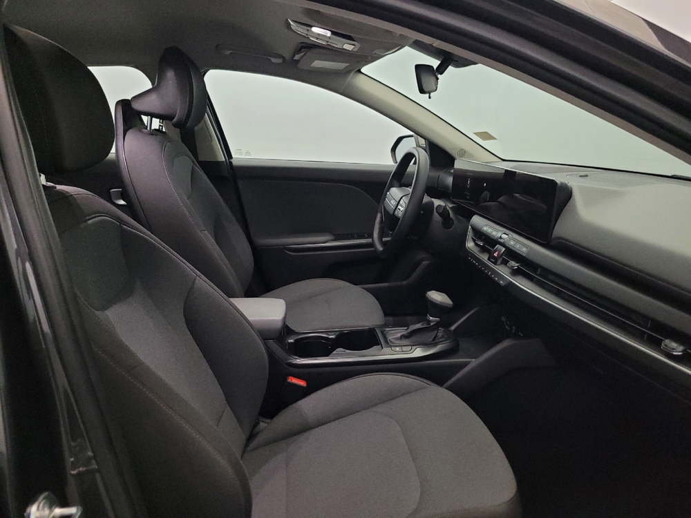 2025 Kia K4 LXS - Photo 16