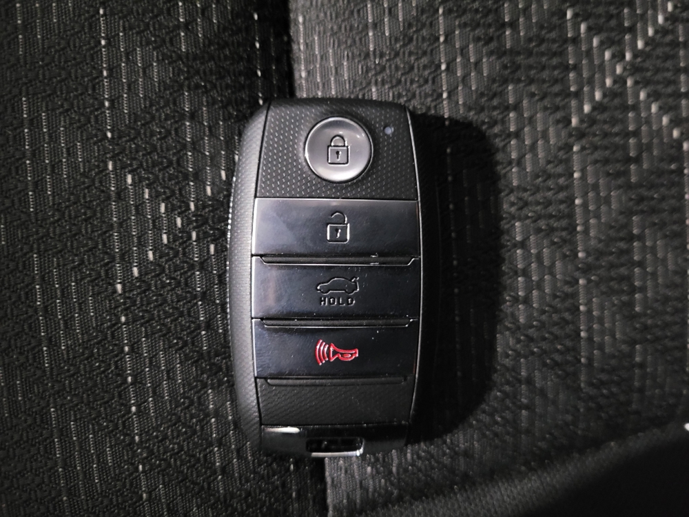2023 Kia Rio 5-Door S - Photo 25