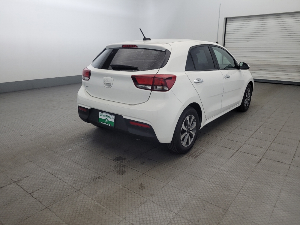 2023 Kia Rio 5-Door S - Photo 7
