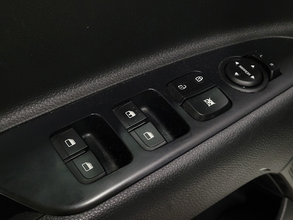 2023 Kia Rio 5-Door S - Photo 21
