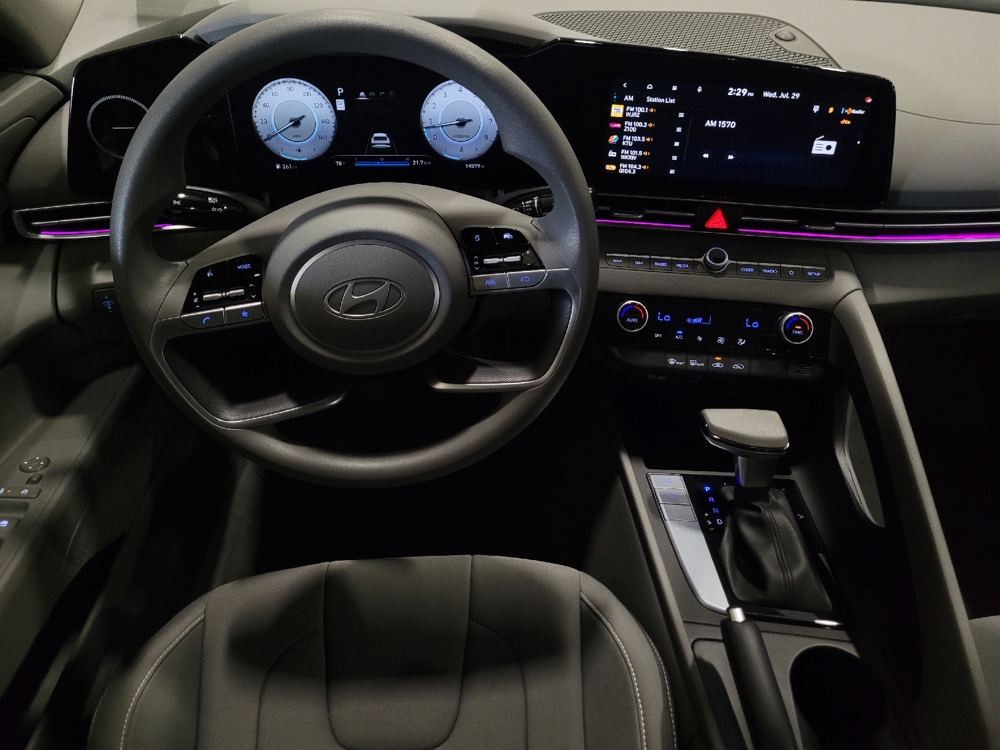 2024 Hyundai Elantra SEL - Photo 17