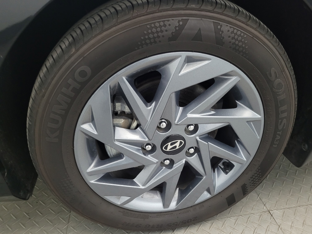2024 Hyundai Elantra SEL - Photo 24