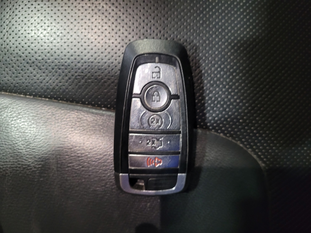 2017 Ford Edge Titanium - Photo 25