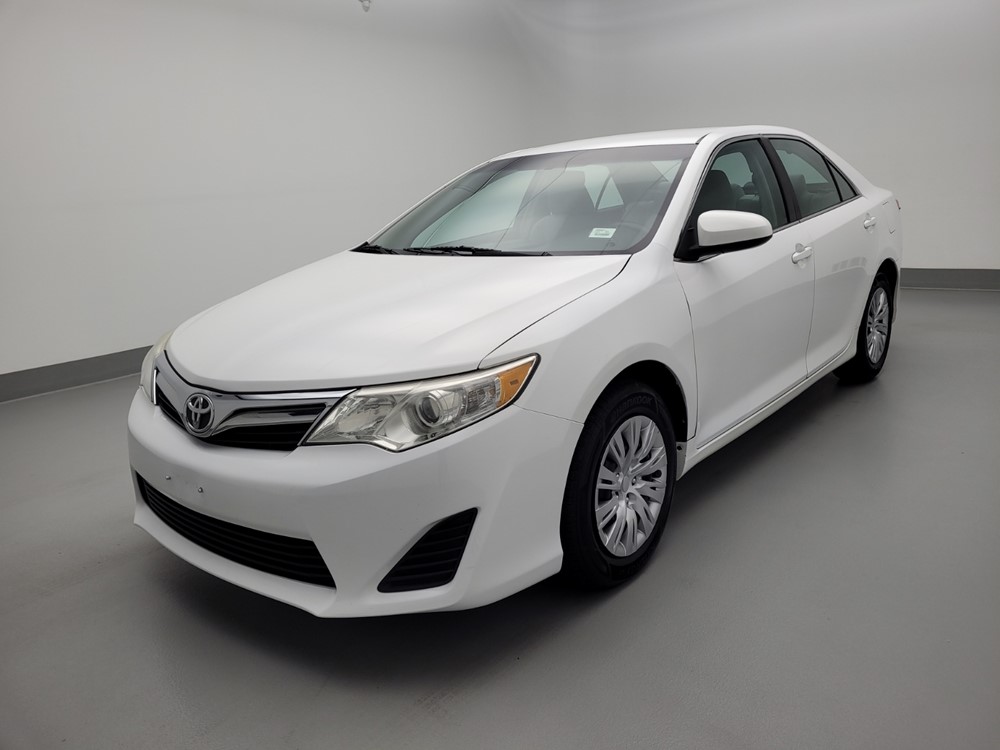Used 2014 Toyota Camry Driver Front Bumper