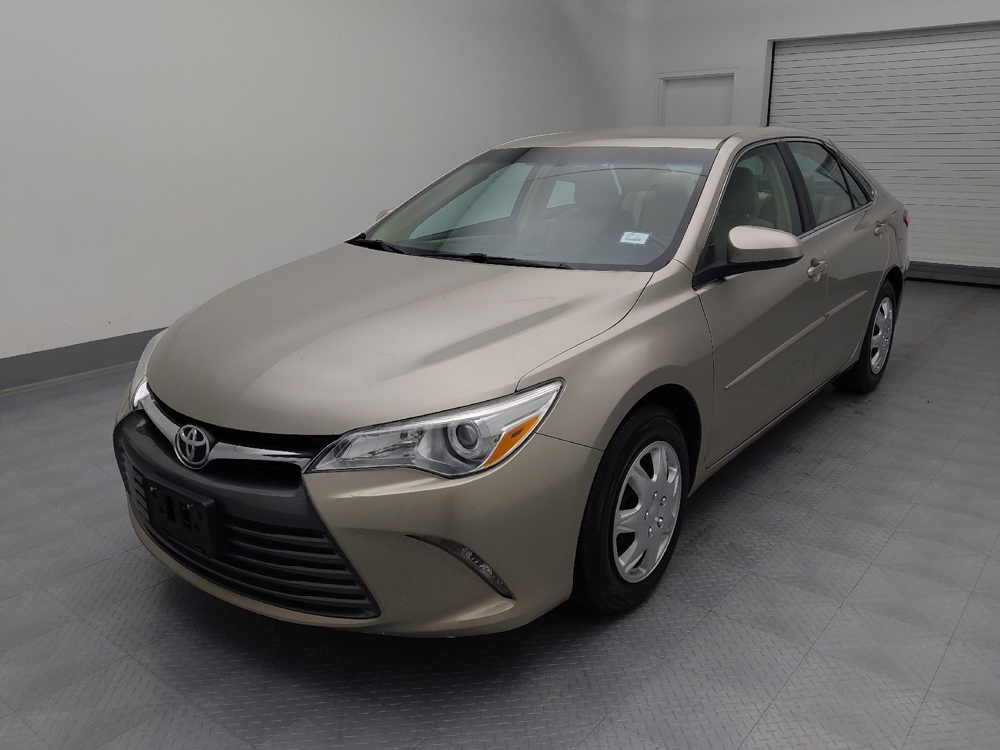 2017 Toyota Camry LE's photo