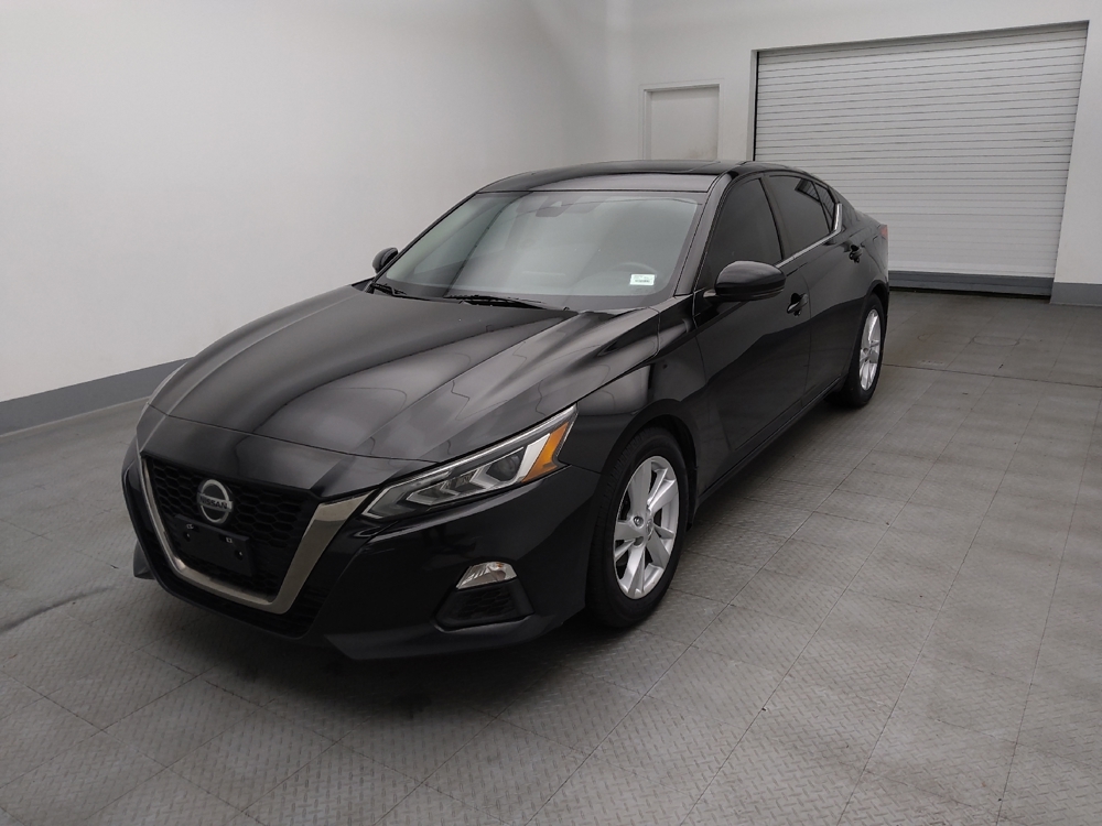 2021 Nissan Altima SR's photo
