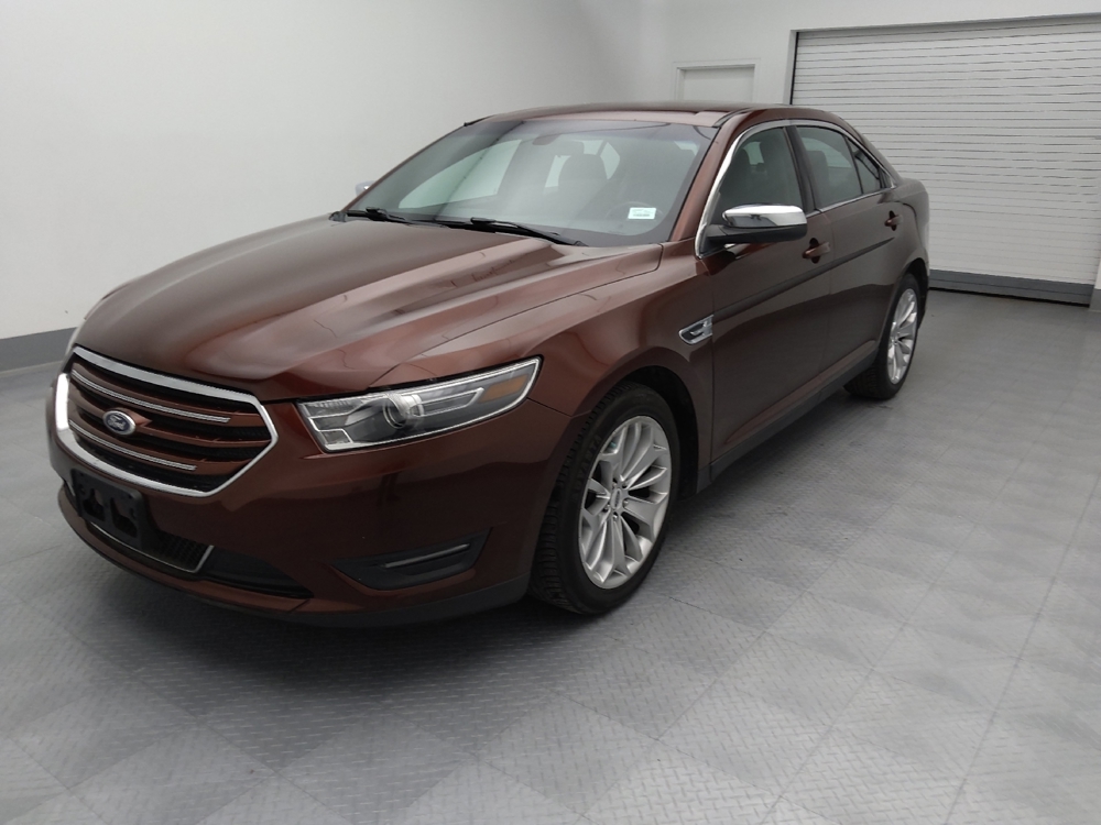 2015 Ford Taurus Limited's photo