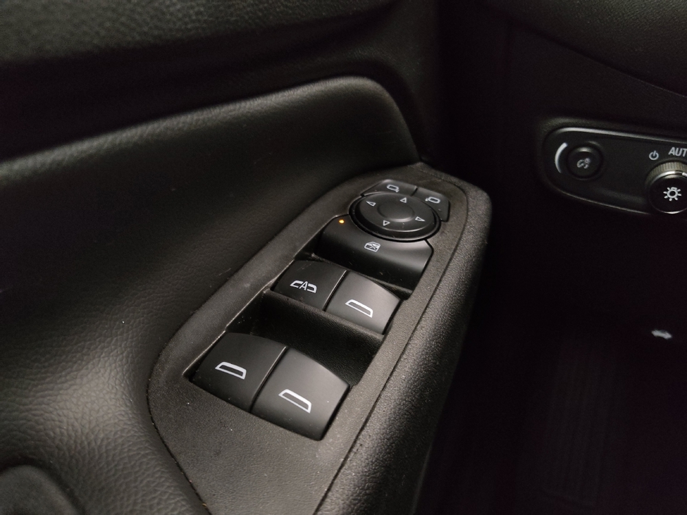 2021 Chevrolet Equinox LT - Photo 21