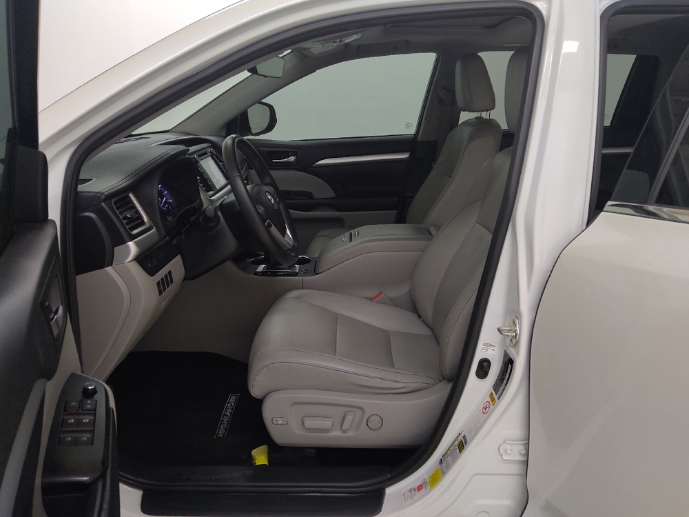 2019 Toyota Highlander XLE - Photo 13