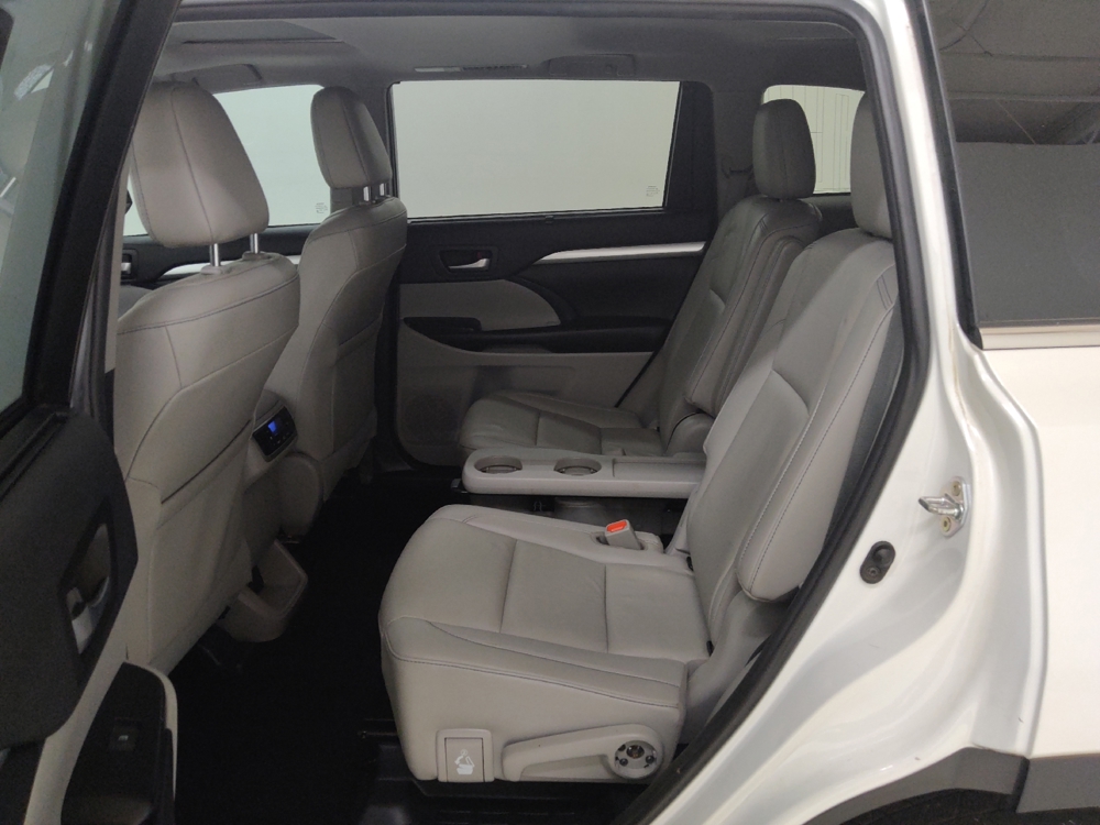 2019 Toyota Highlander XLE - Photo 14